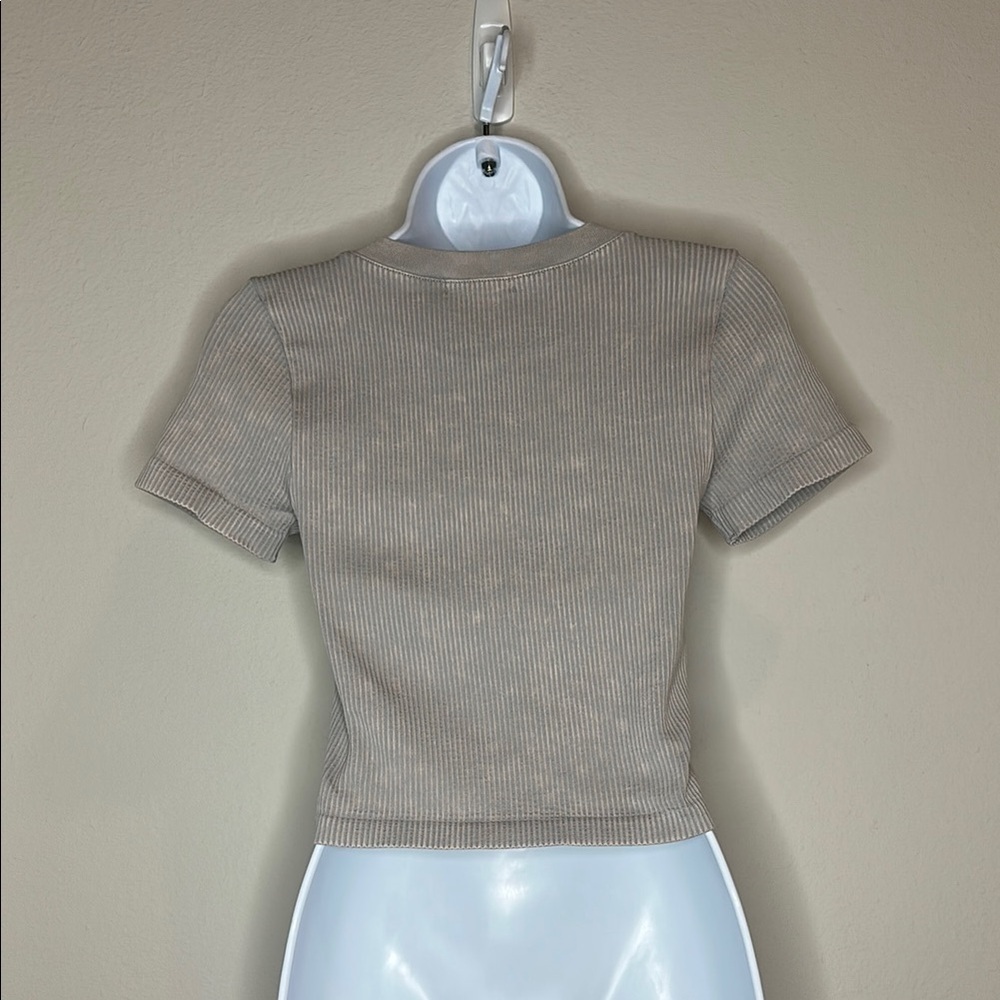 Forever 21 Taupe Ribbed Short Sleeve Top - Picture 3 of 3